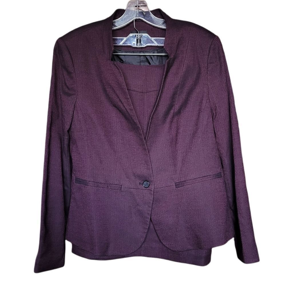 Nwt plum suit with skirt